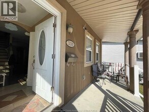 330 Elliott St W in Windsor, ON - Building Photo - Building Photo