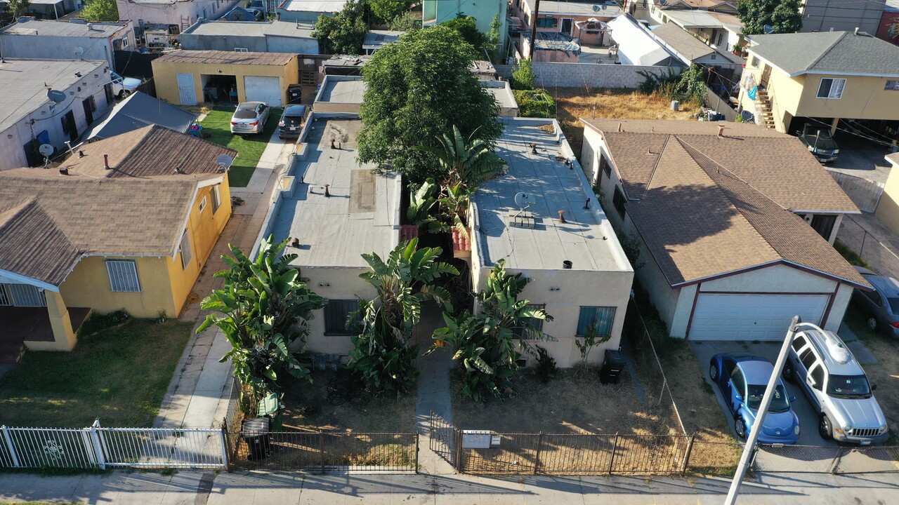 1135 E 67th St in Los Angeles, CA - Building Photo