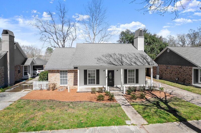 13319 Country Meadow Ave in Baton Rouge, LA - Building Photo