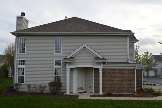 2733 Borkshire Ln in Aurora, IL - Building Photo - Building Photo