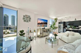 31 SE 6th St, Unit 1201 in Miami, FL - Building Photo - Building Photo