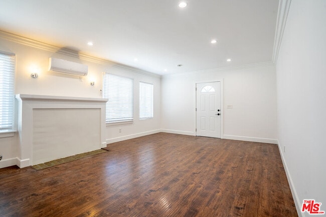 1409 Bronson Ave in Los Angeles, CA - Building Photo - Building Photo