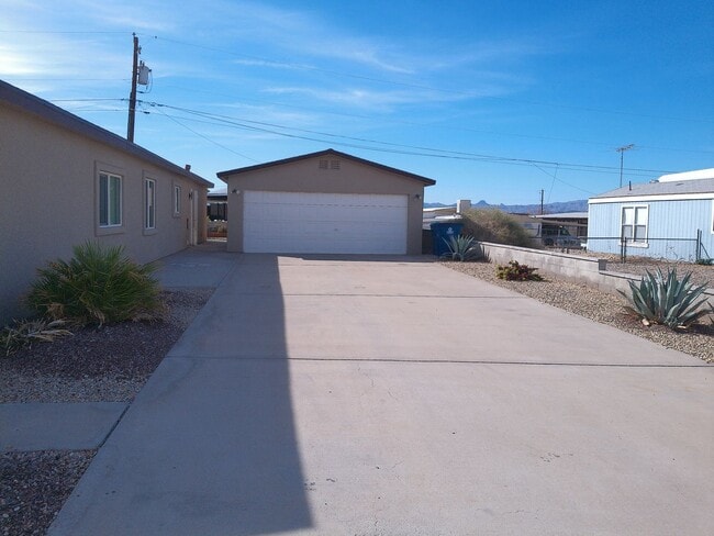 3023 Lera Ln in Lake Havasu City, AZ - Building Photo - Building Photo