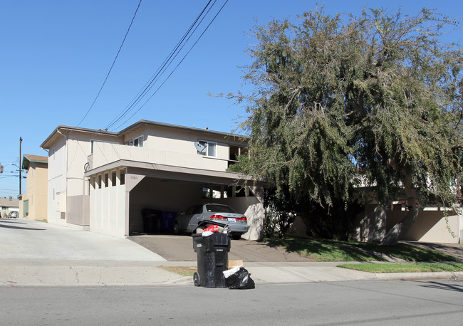 8562-8568 Hurlbut St in San Diego, CA - Foto de edificio - Building Photo