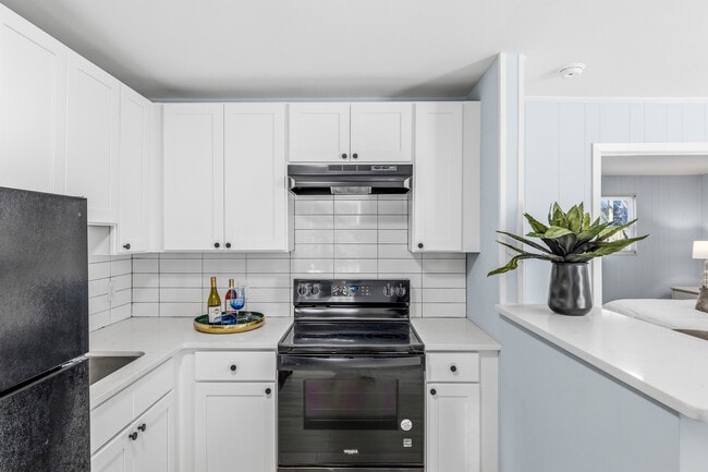 4233 Brownsboro Rd in Winston-Salem, NC - Foto de edificio - Building Photo