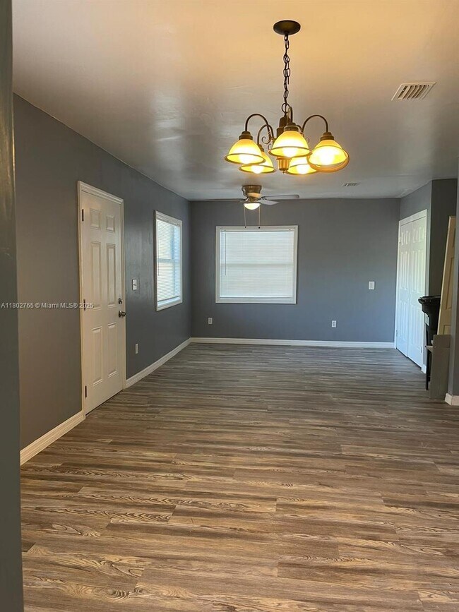 2524 Hiland St in Jacksonville, FL - Building Photo - Building Photo
