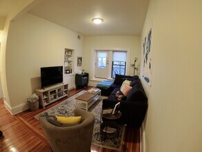 1475 Beacon St, Unit 14 in Brookline, MA - Building Photo - Building Photo