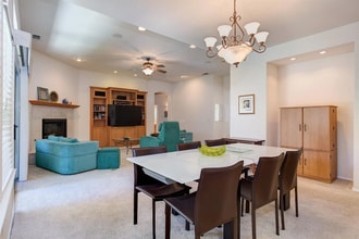 872 E Green Acres Dr in Fresno, CA - Building Photo - Building Photo