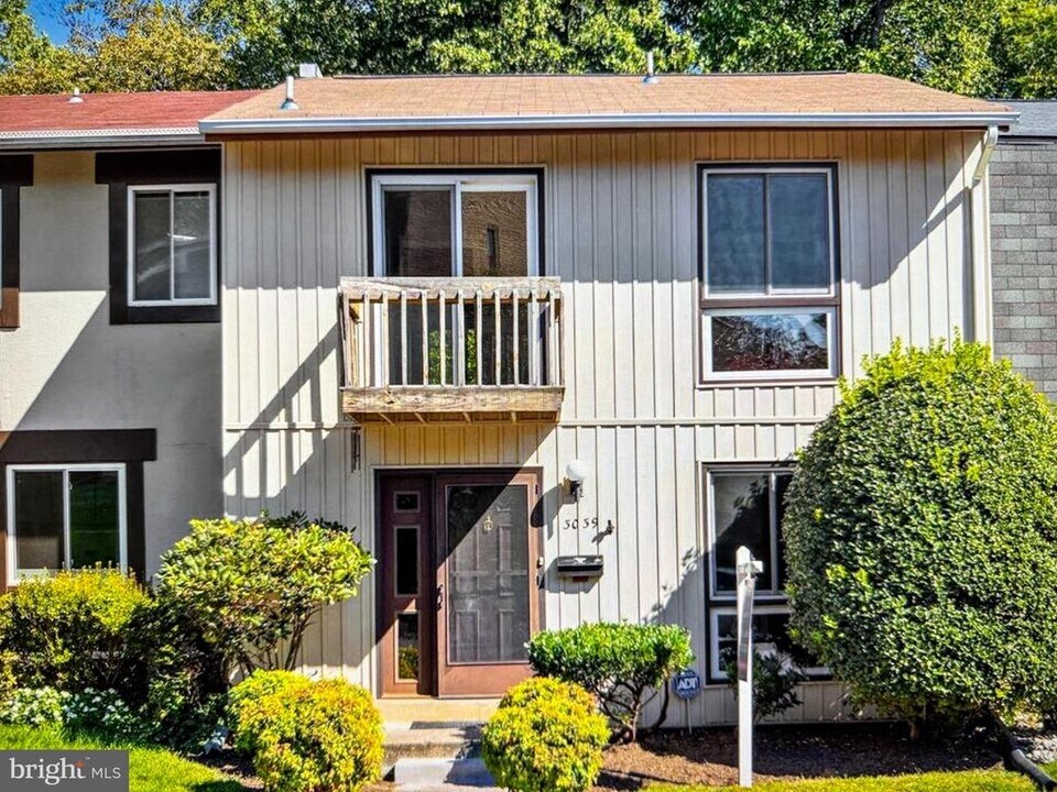 3039 Mission Square Dr in Fairfax, VA - Building Photo