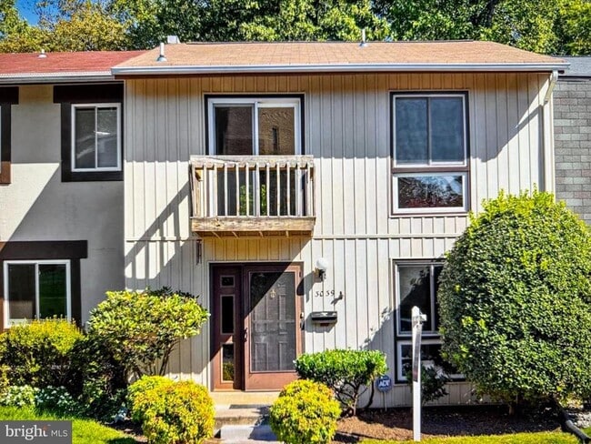 property at 3039 Mission Square Dr
