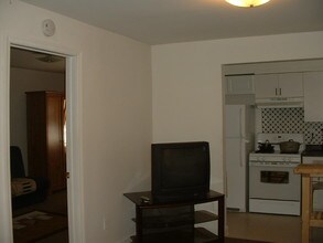 2582 Richmond Terrace, Unit 2 in Staten Island, NY - Foto de edificio - Building Photo