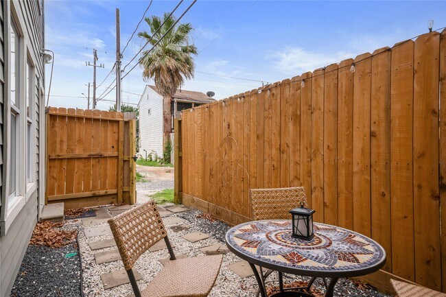 property at 1105 Tulane St