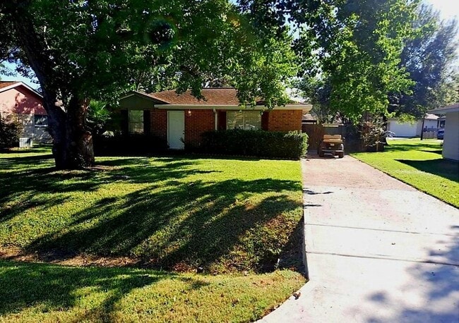 4821 Geraldine St in Seabrook, TX - Building Photo - Building Photo