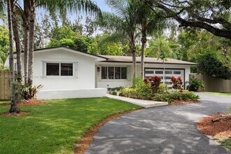 6231 SW 58th St in South Miami, FL - Building Photo - Building Photo