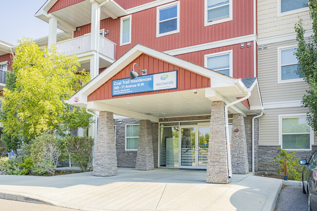 Coal Trail Residences in High River, AB - Building Photo - Building Photo