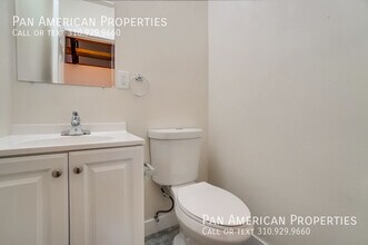 8150 Cypress Ave in South Gate, CA - Foto de edificio - Building Photo
