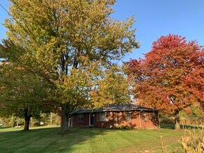 12090 Marlboro Ave NE in Alliance, OH - Foto de edificio - Building Photo