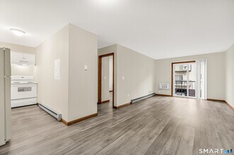 115 Short Beach Rd in Stratford, CT - Building Photo - Building Photo