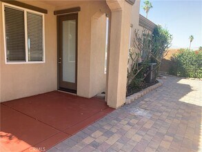 77184 California Dr in Palm Desert, CA - Foto de edificio - Building Photo