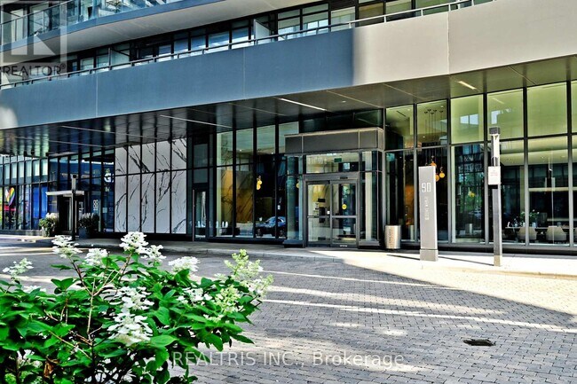 90 Queens Wharf Rd in Toronto, ON - Building Photo - Building Photo