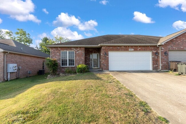 property at 2807 Lynwood Hills Dr