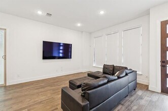 8140 Ardmore Ct in Dallas, TX - Building Photo - Building Photo