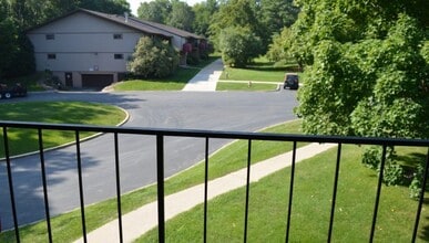 5333 Brody Dr, Unit 201 in Madison, WI - Building Photo - Building Photo