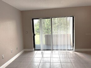 5225 Vineland Rd in Orlando, FL - Building Photo - Building Photo