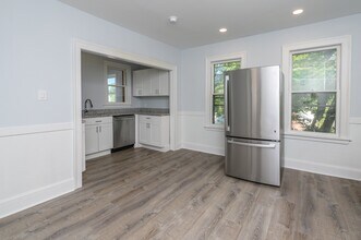 1592 Corbin Ave in New Britain, CT - Building Photo - Building Photo