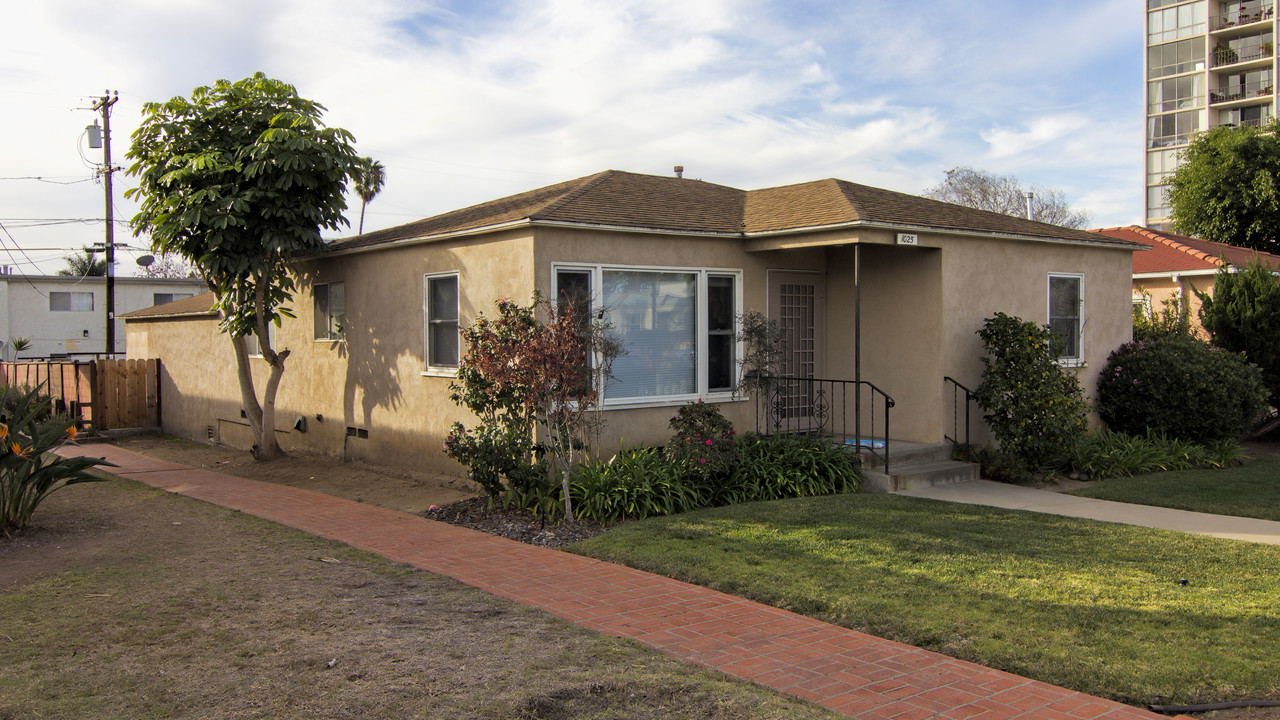 1027-1033 Wilbur Ave in San Diego, CA - Building Photo