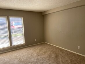 6680 Whispering Oak Pl in Memphis, TN - Building Photo - Building Photo