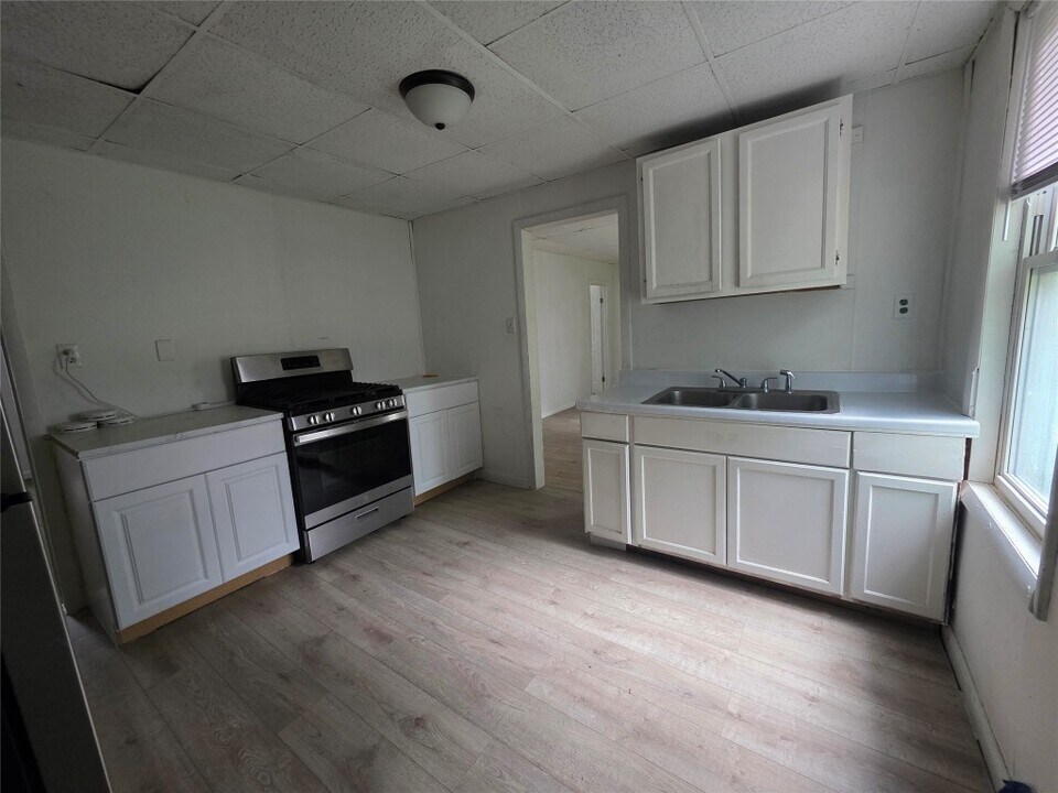 1222 Vestal Ave in Binghamton, NY - Building Photo