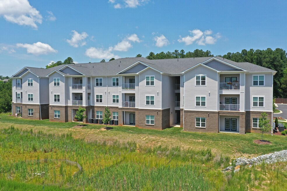 Cedar Hill Apartments and Nearby Mebane Apartments For Rent Mebane, NC