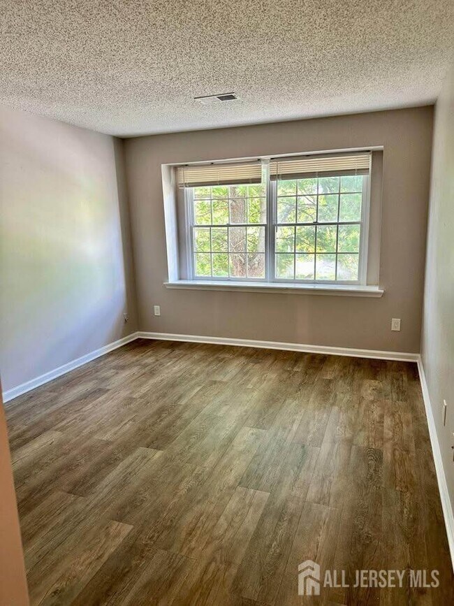 120 Edpas Rd in New Brunswick, NJ - Building Photo - Building Photo