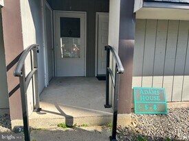 25 S Church Rd in Maple Shade, NJ - Building Photo