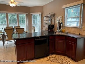 7 Marilyn Ct in Eatontown, NJ - Building Photo - Building Photo
