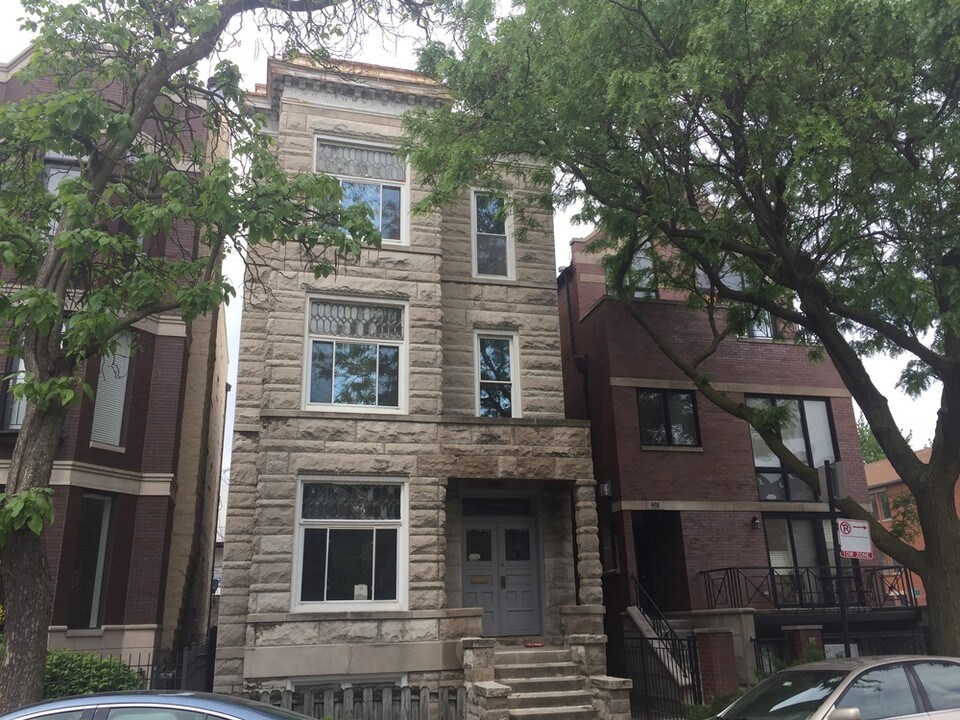 956 N Wolcott Ave in Chicago, IL - Building Photo