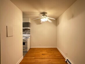 3732 N Pine Grove Ave, Unit A01W in Chicago, IL - Building Photo - Building Photo