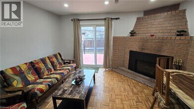 624 Eaglewood Dr in Hamilton, ON - Building Photo - Building Photo