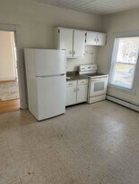 8 Arch Ave in Lewiston, ME - Building Photo