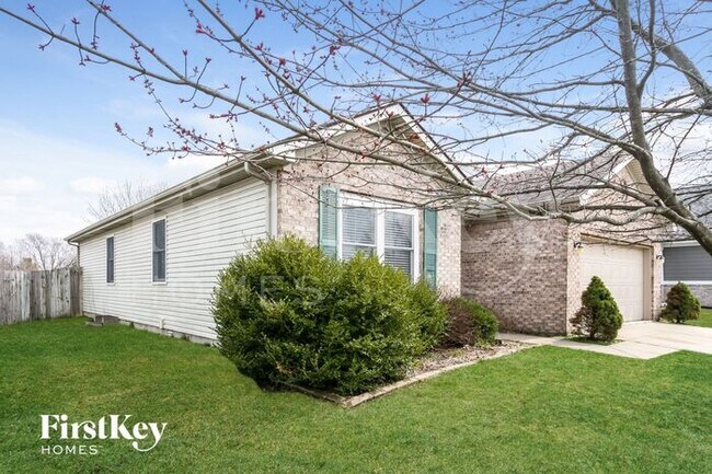 221 Westridge Blvd in Greenwood, IN - Building Photo - Building Photo