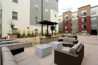 University House Denver in Denver, CO - Foto de edificio - Building Photo