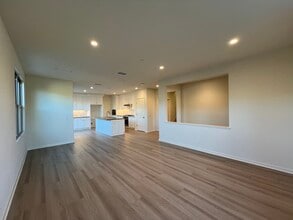 104 Sugarwood in Irvine, CA - Foto de edificio - Building Photo