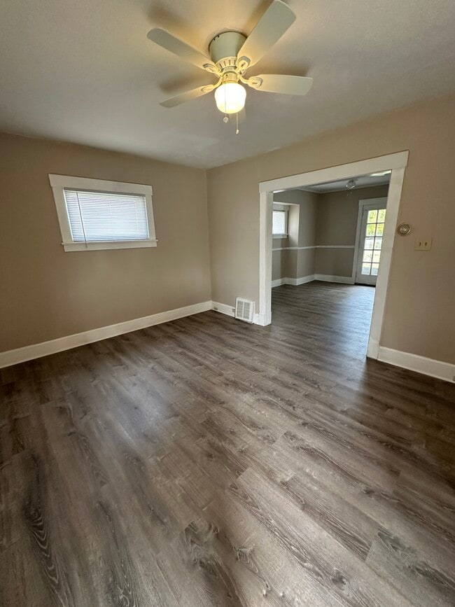 163 Rhoda Ave in Youngstown, OH - Foto de edificio - Building Photo