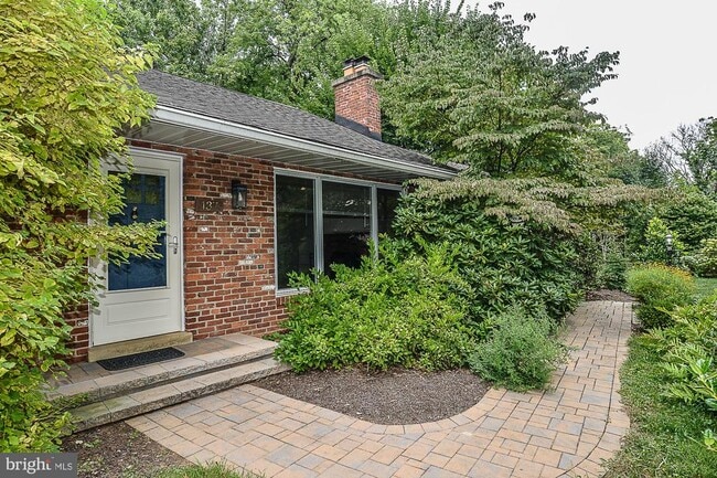 property at 137 Courthouse Rd SW