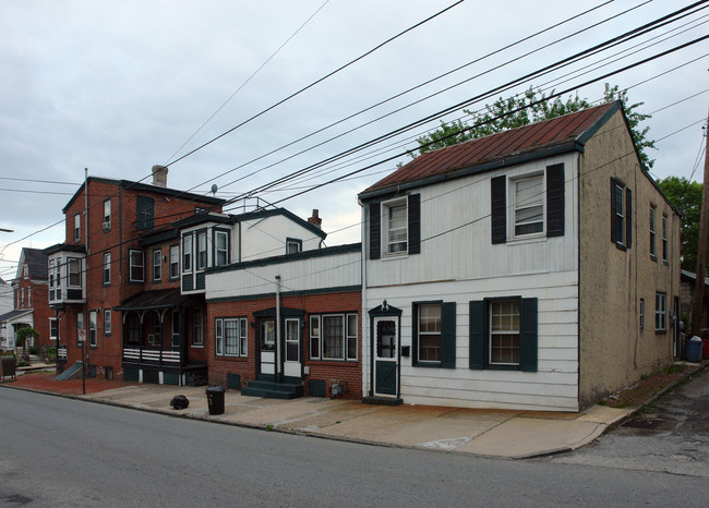 237 E Wood St in Norristown, PA - Building Photo - Building Photo