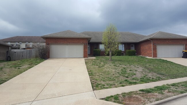property at 1009 N 25th St