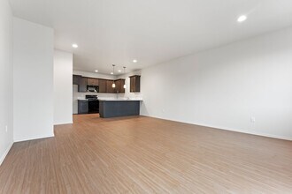 215 Cherry Ln W-Unit -A in Mattawa, WA - Building Photo - Building Photo