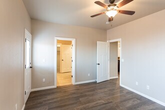 The Del Norte Duplexes in Yukon, OK - Building Photo - Interior Photo