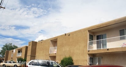 217 Pennsylvania St NE in Albuquerque, NM - Foto de edificio - Building Photo